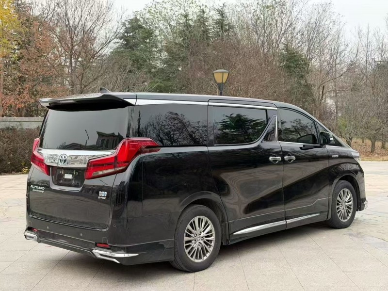 青岛23年丰田埃尔法8