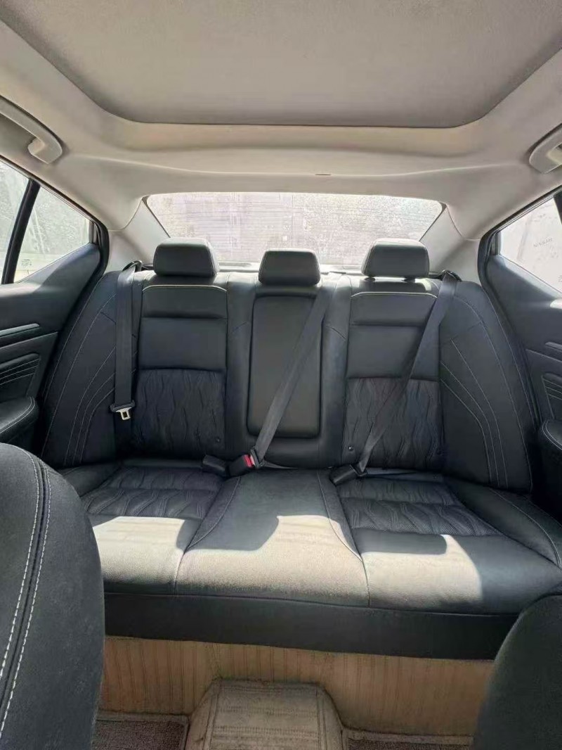 景德镇23年日产天籁5