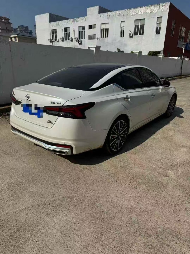 景德镇23年日产天籁7