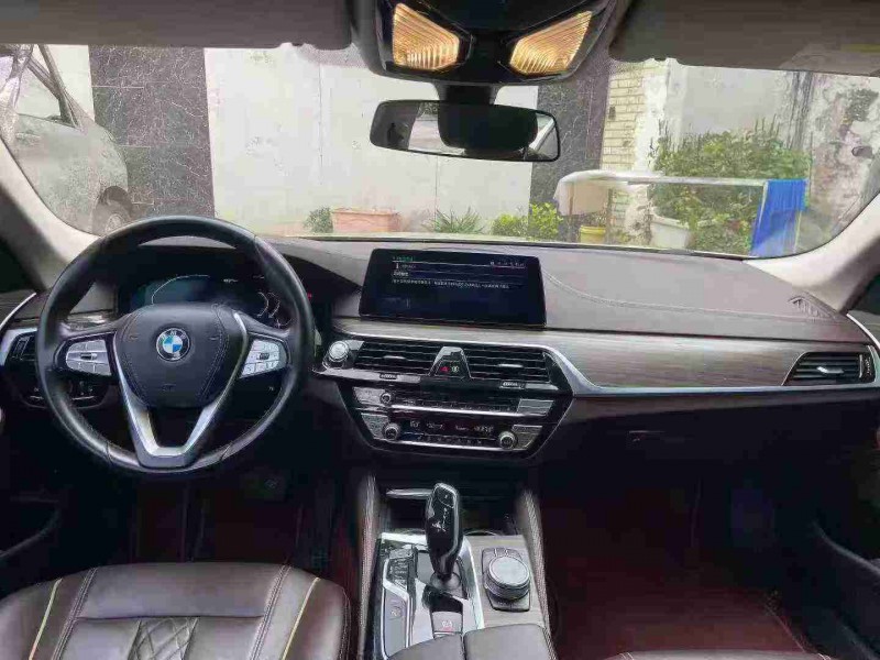 成都20年宝马5系6