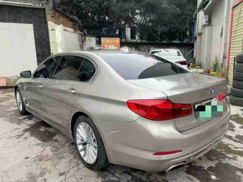 成都20年宝马5系7