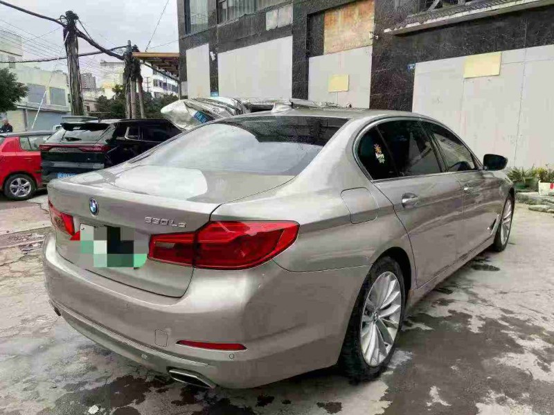 成都20年宝马5系8