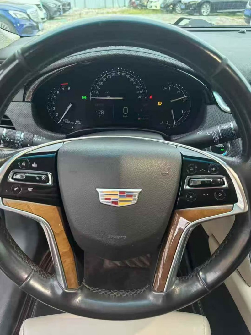 北海18年凯迪拉克XTS5