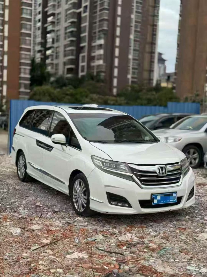 贵港17年本田艾力绅2