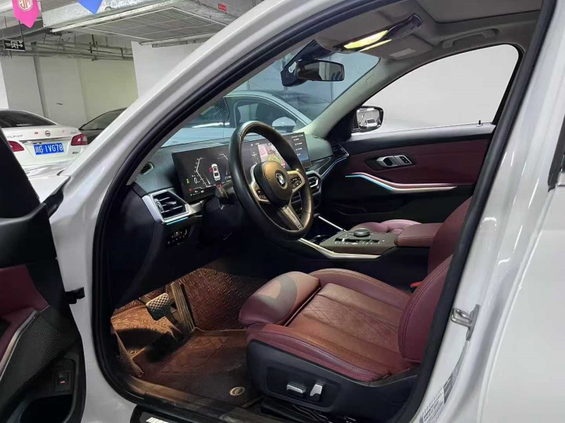 成都22年宝马3系4