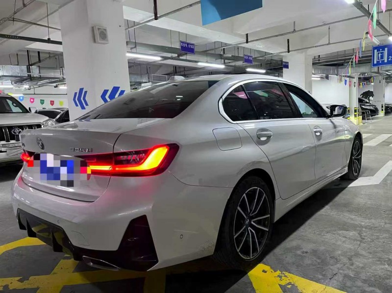 成都22年宝马3系7