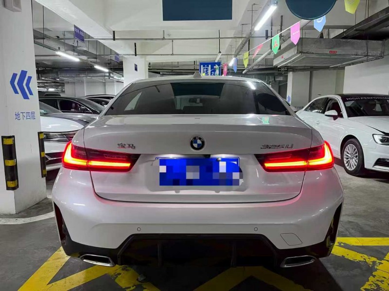 成都22年宝马3系9