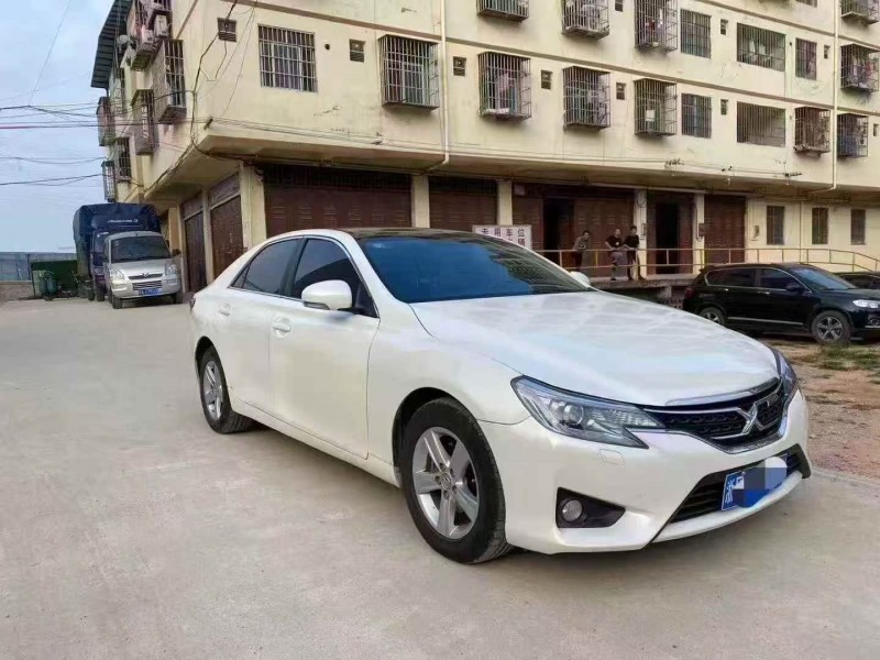 贵港15年丰田锐志2