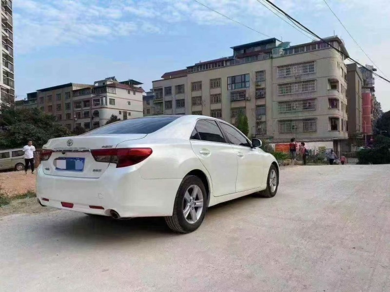 贵港15年丰田锐志7