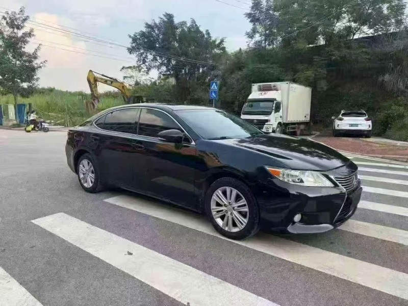 钦州15年雷克萨斯ES2