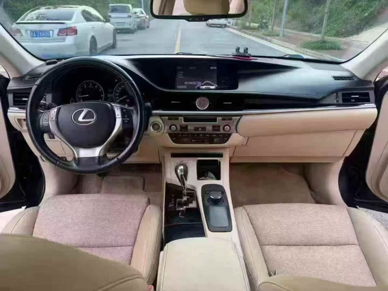 钦州15年雷克萨斯ES6