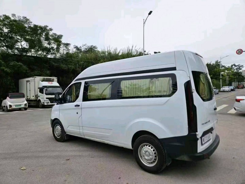 百色17年福特全顺8