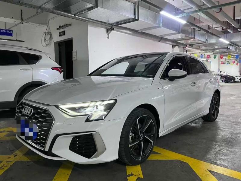 成都24年奥迪A33