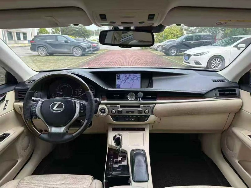 北海12年雷克萨斯ES4