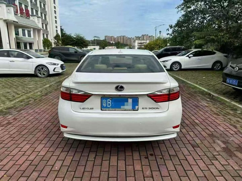 北海12年雷克萨斯ES9