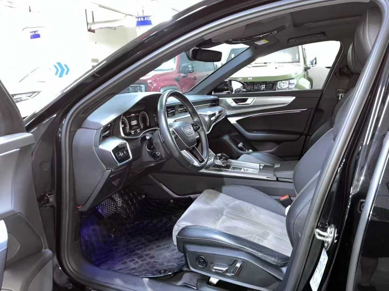 成都23年奥迪A6L4