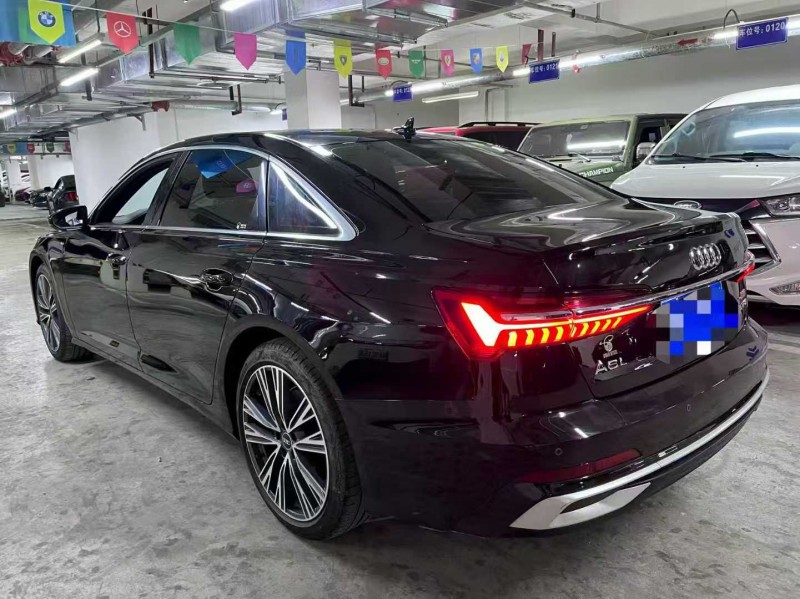 成都23年奥迪A6L8