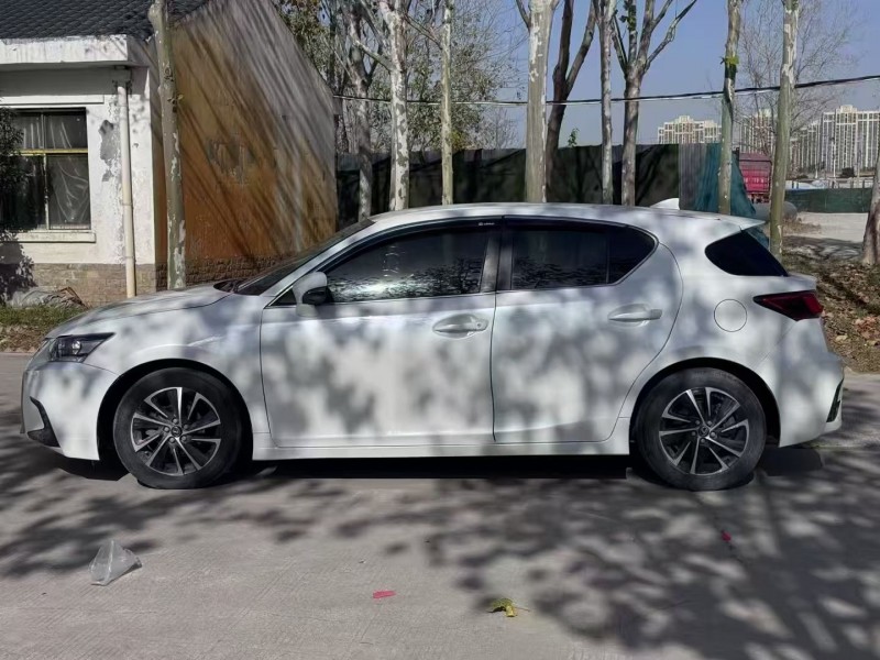 新乡18年雷克萨斯CT5