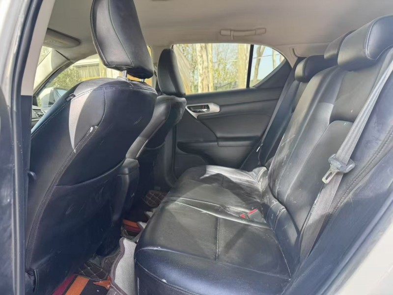 新乡18年雷克萨斯CT7