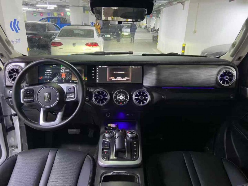 成都22年长城汽车坦克6