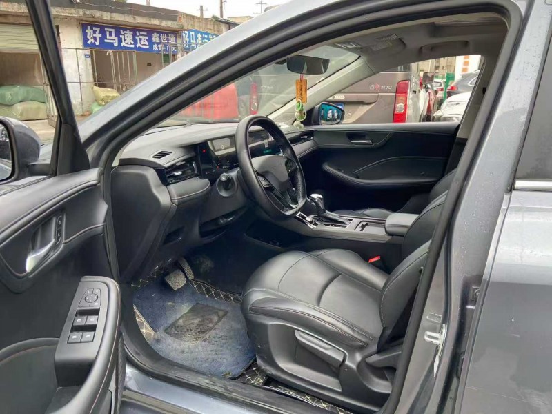 成都24年荣威i54