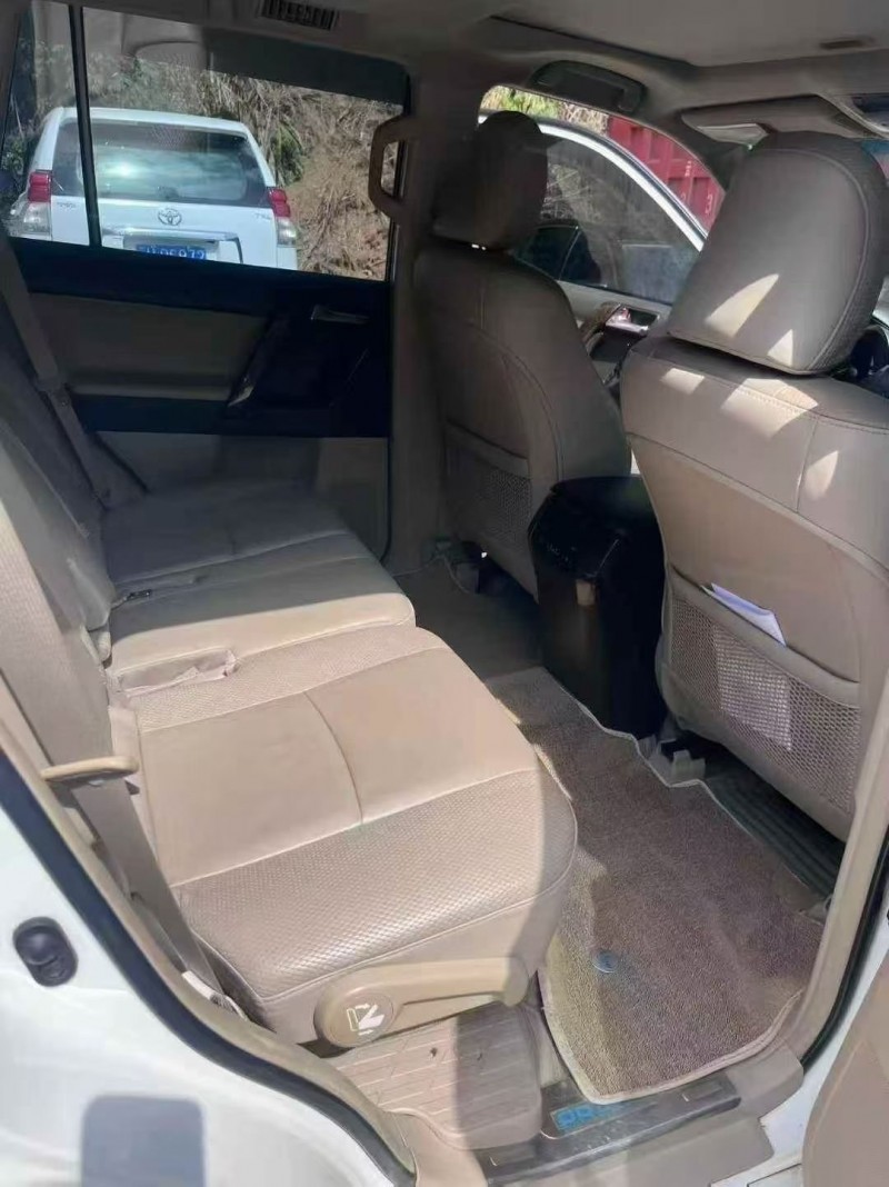 江门12年丰田普拉多5