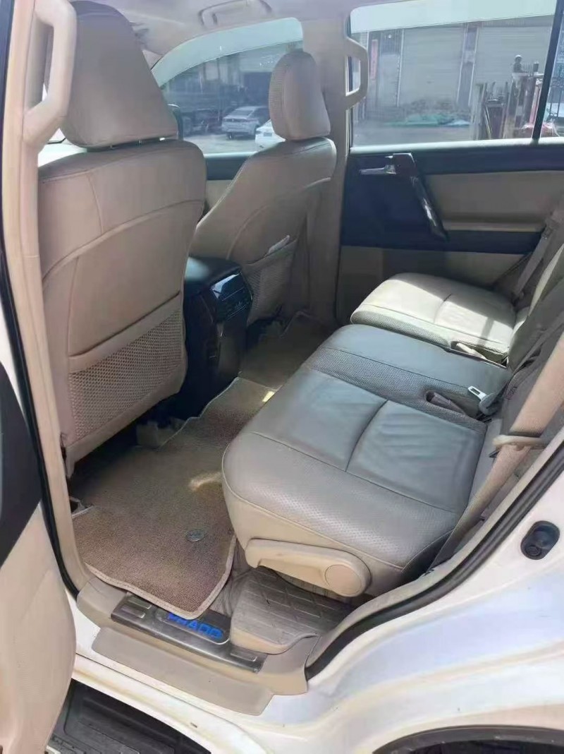 江门12年丰田普拉多7