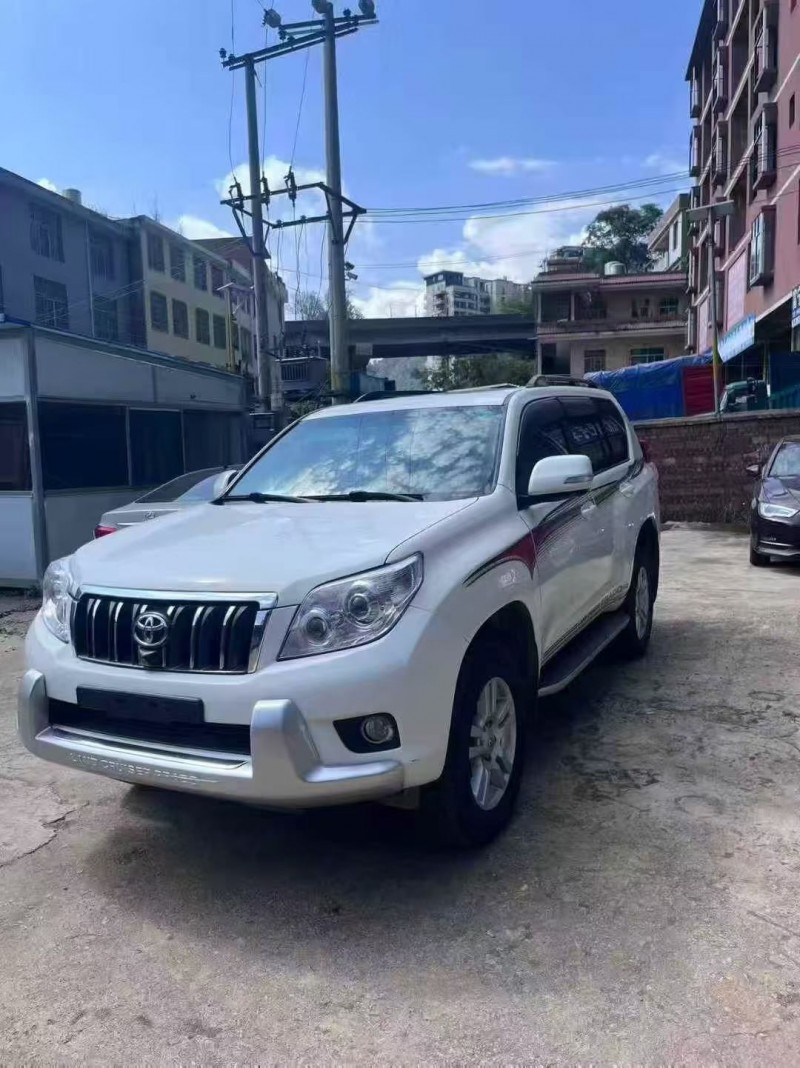 江门12年丰田普拉多8