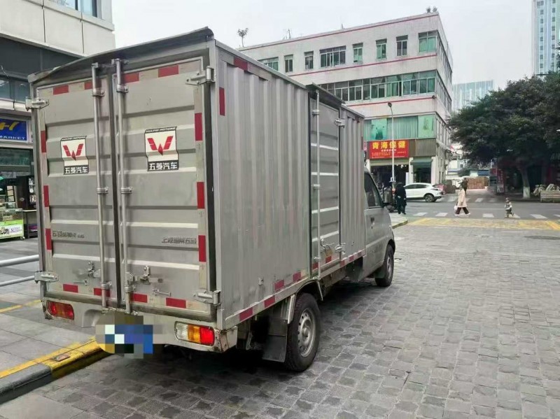 成都24年五菱汽车荣光6