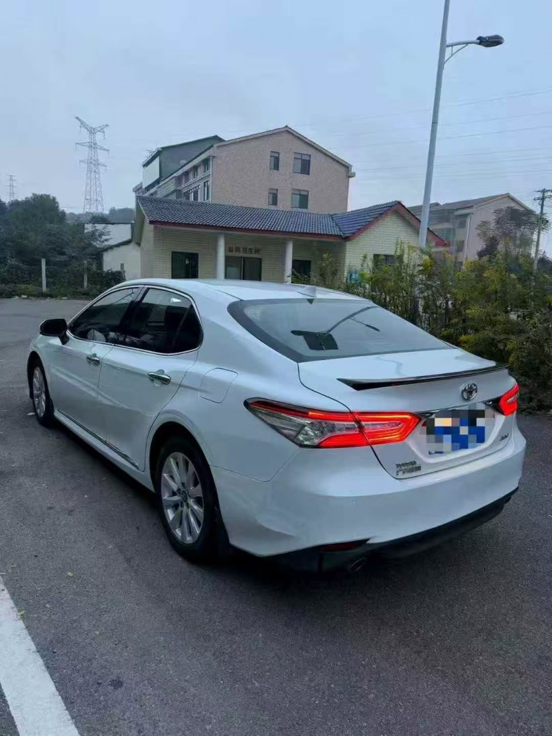 淄博18年丰田凯美瑞5