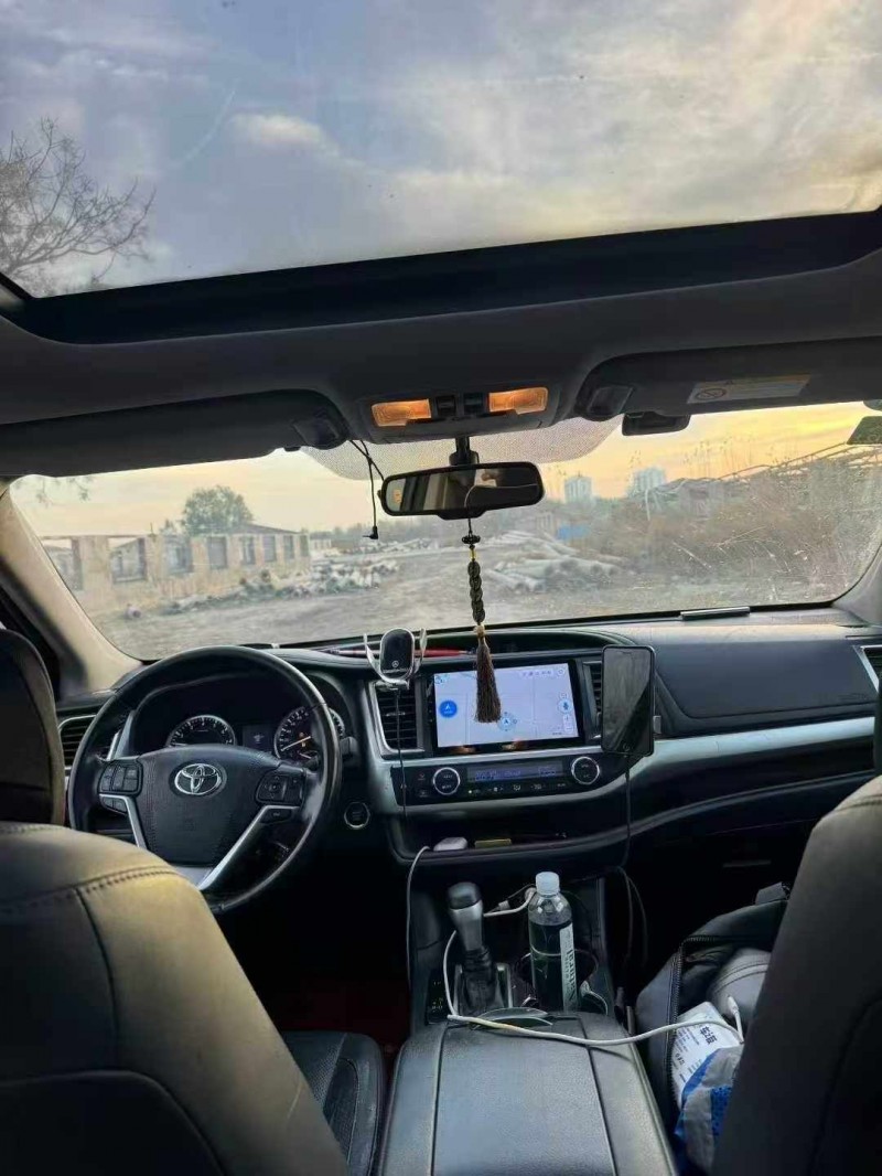 开封18年丰田汉兰达7