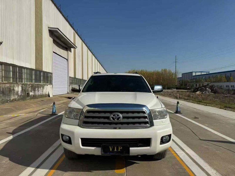 菏泽14年丰田红杉1