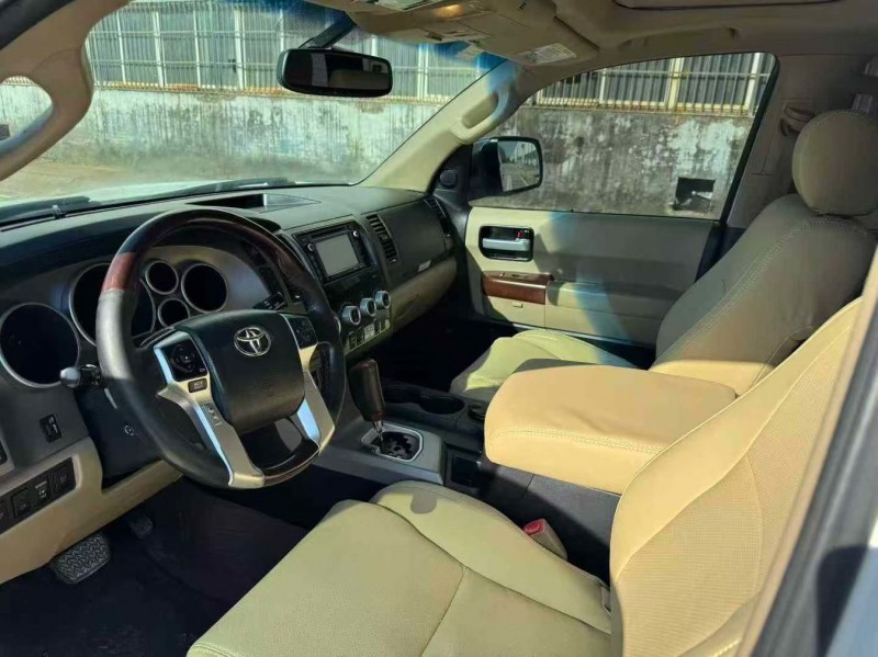 菏泽14年丰田红杉5