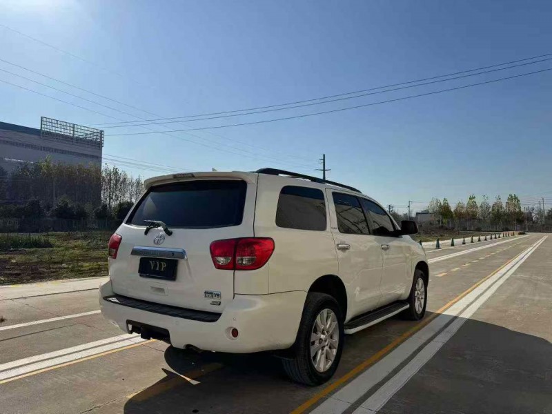 菏泽14年丰田红杉8