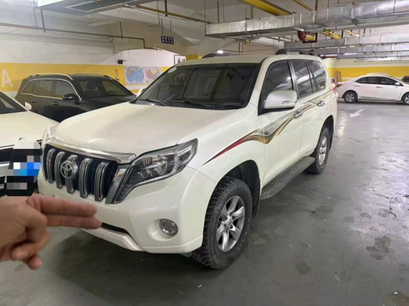 武汉13年丰田普拉多2