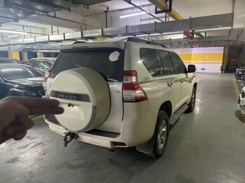 武汉13年丰田普拉多7