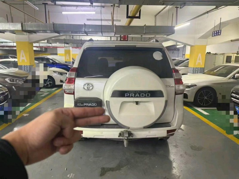 武汉13年丰田普拉多9