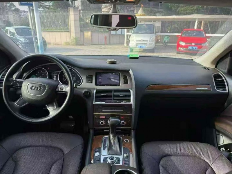 北海15年奥迪Q75