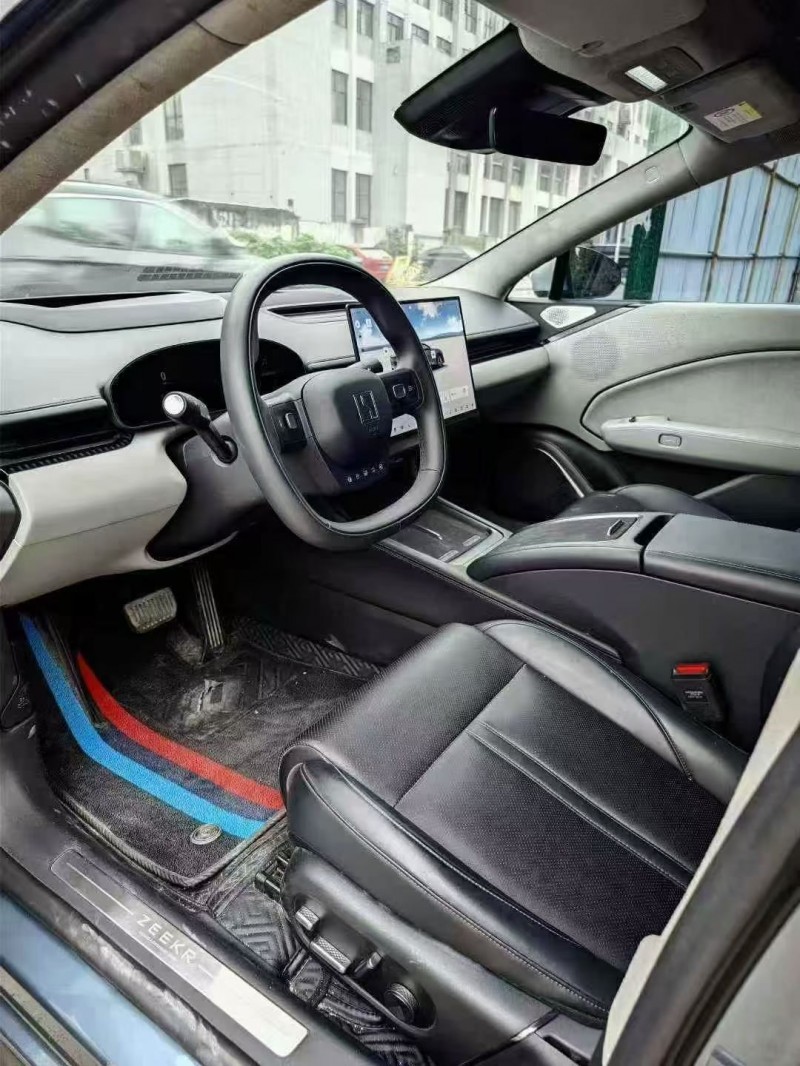 嘉兴24年极氪汽车0074