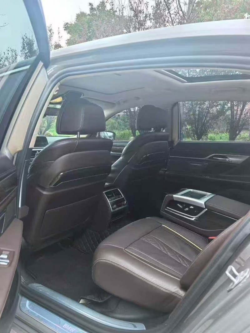 邵阳21年宝马7系9