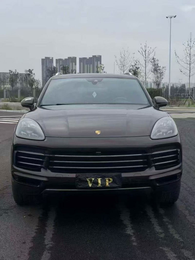 邯郸21年保时捷卡宴1