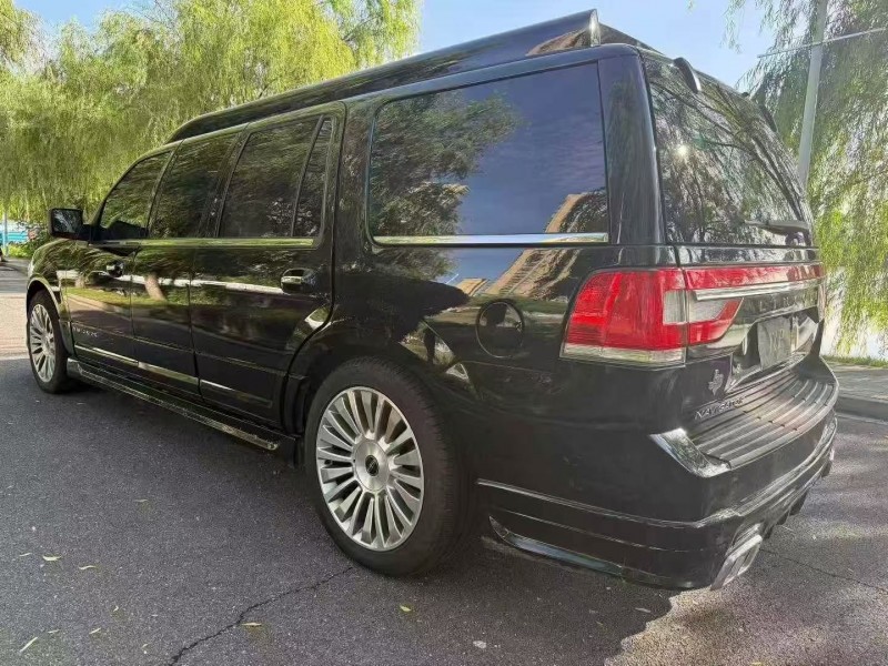 九江18年林肯领航员8