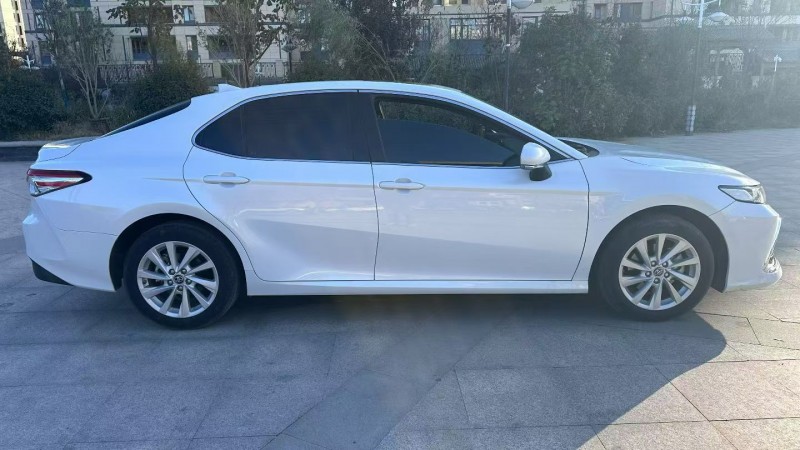 济宁23年丰田凯美瑞5