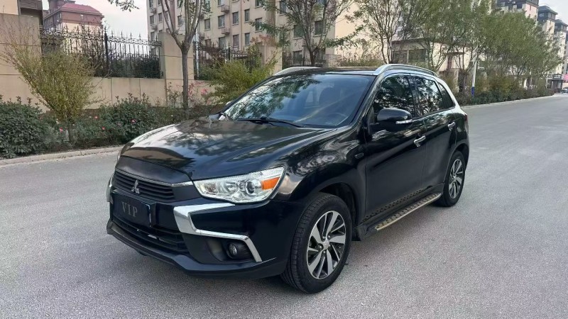 济宁17年三菱劲炫2