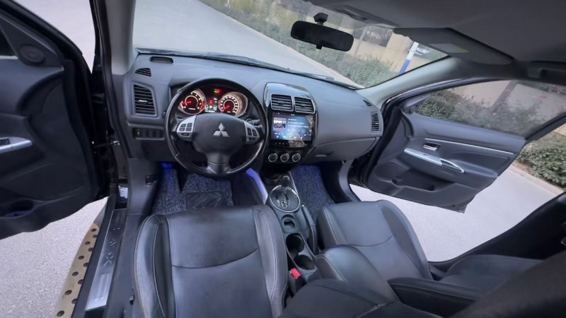 济宁17年三菱劲炫7