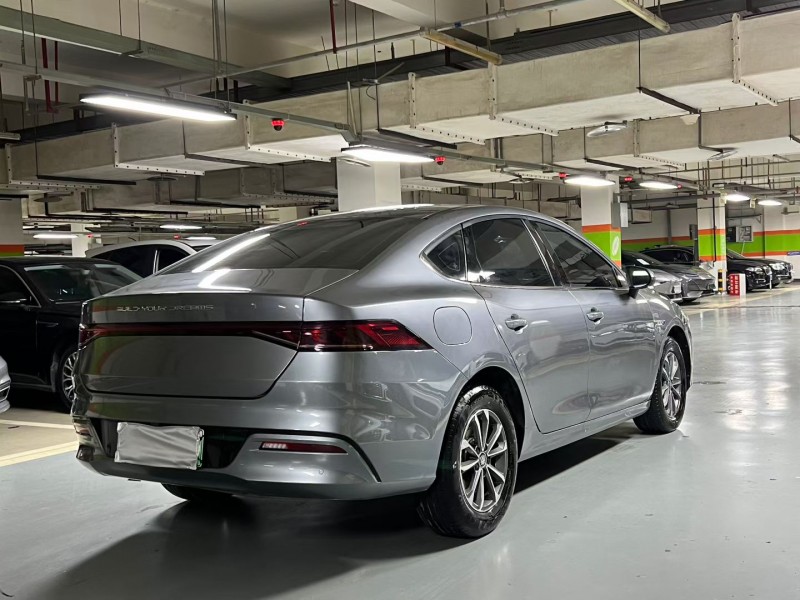 成都24年比亚迪秦7