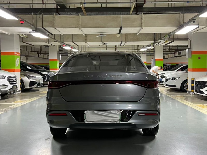 成都24年比亚迪秦8