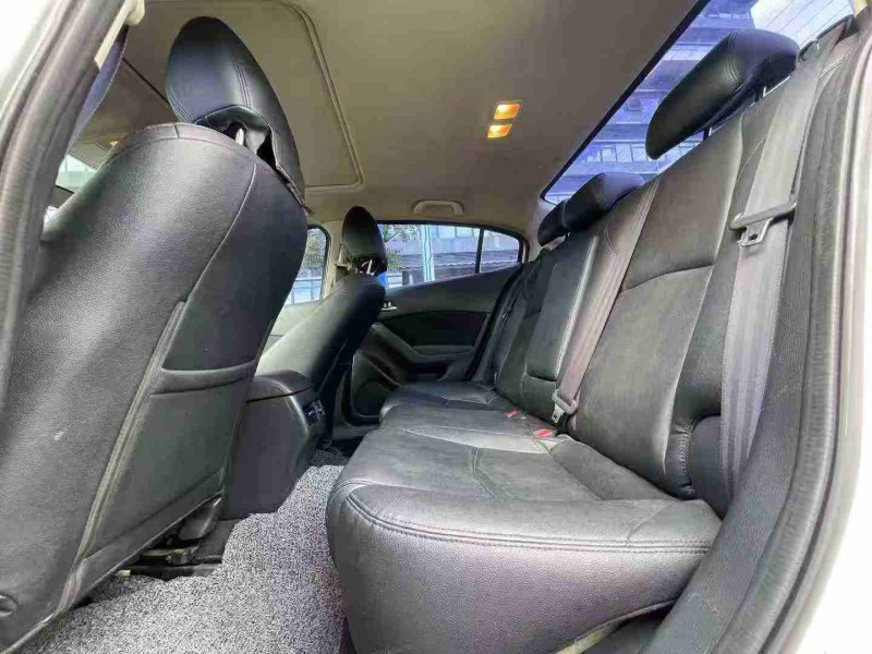 东莞17年马自达昂克赛拉5