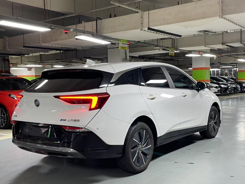 成都24年别克微蓝7