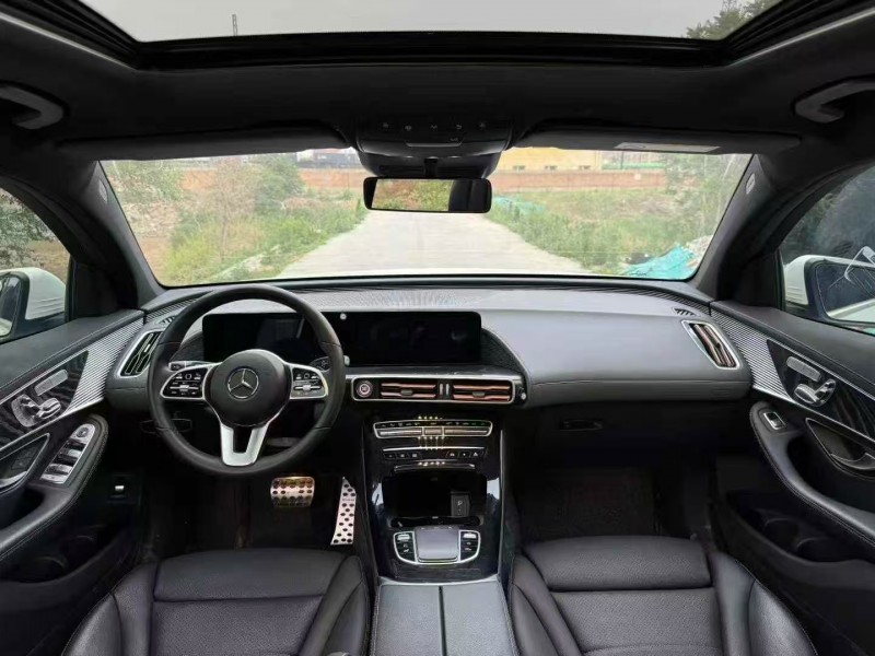 广州22年奔驰EQC8